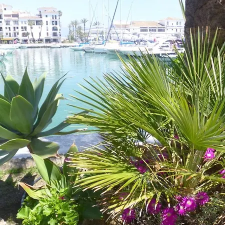 Beautiful Duquesa Harbour 2001 *